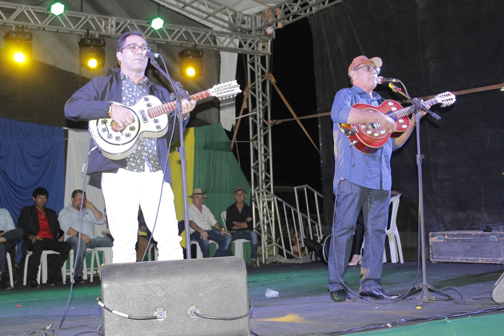 XV Festival Nordestino de Cantadores Leva Milhares de Pessoas a Praça da Matriz de Parambu